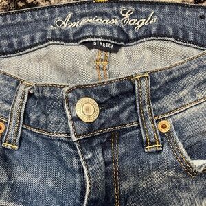 American eagle size 4 stretch skinny jeans. NWOT